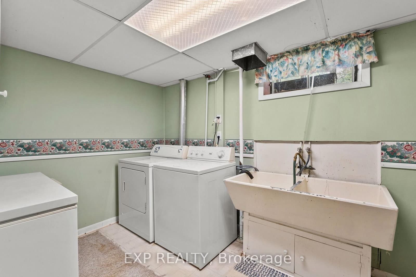 8800 Champlain Drive thumbnail 35