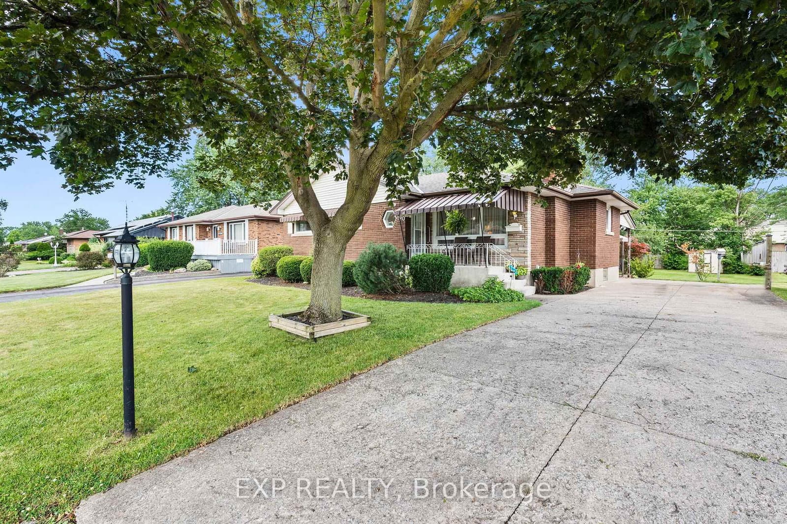 8800 Champlain Drive thumbnail 5