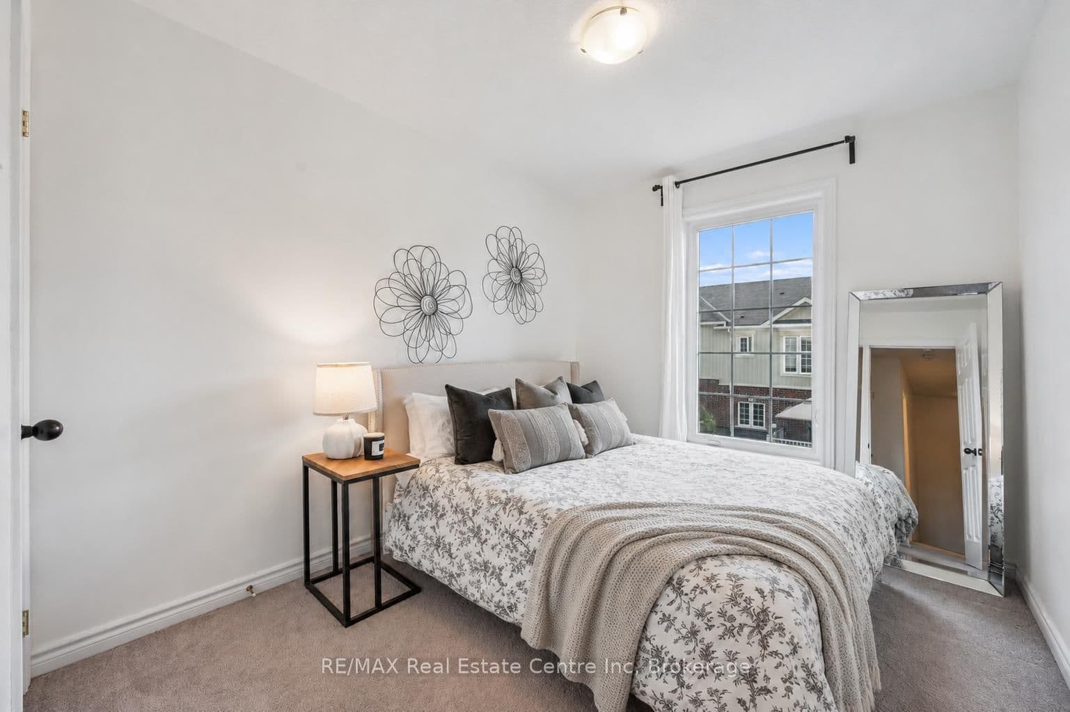 88 DECORSO Drive, Unit 30 thumbnail 14
