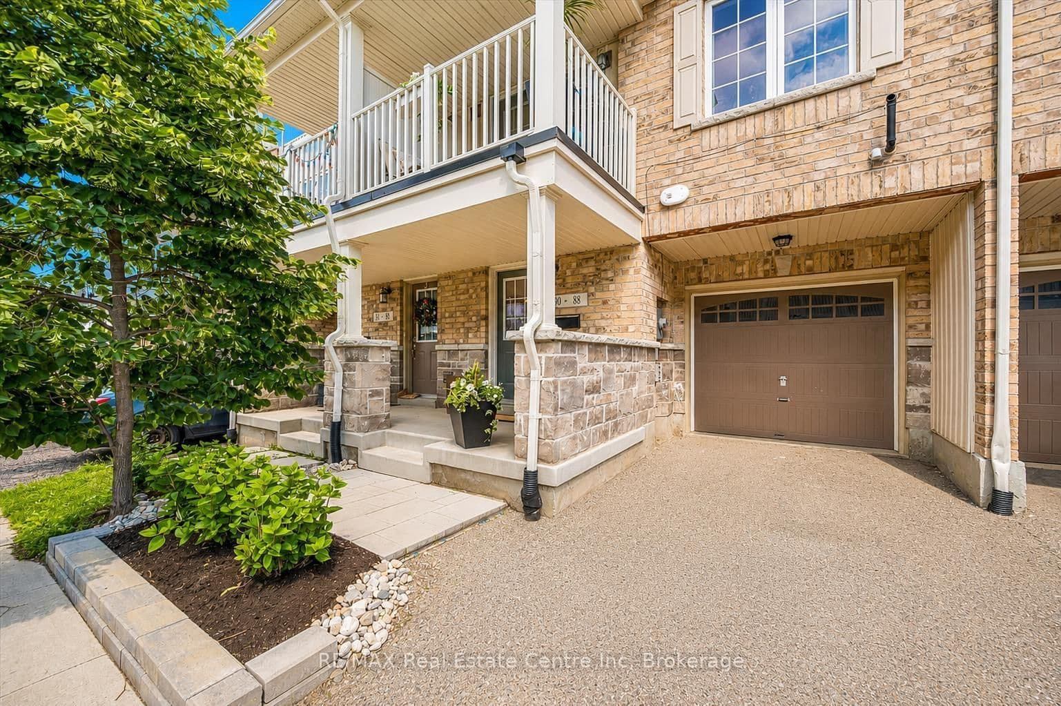 88 DECORSO Drive, Unit 30 thumbnail 2