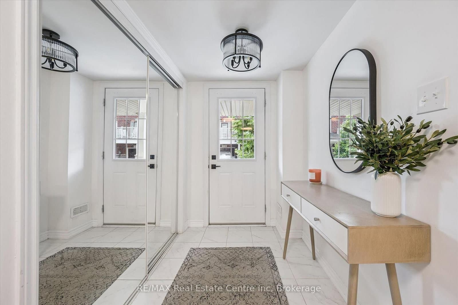 88 DECORSO Drive, Unit 30 thumbnail 3