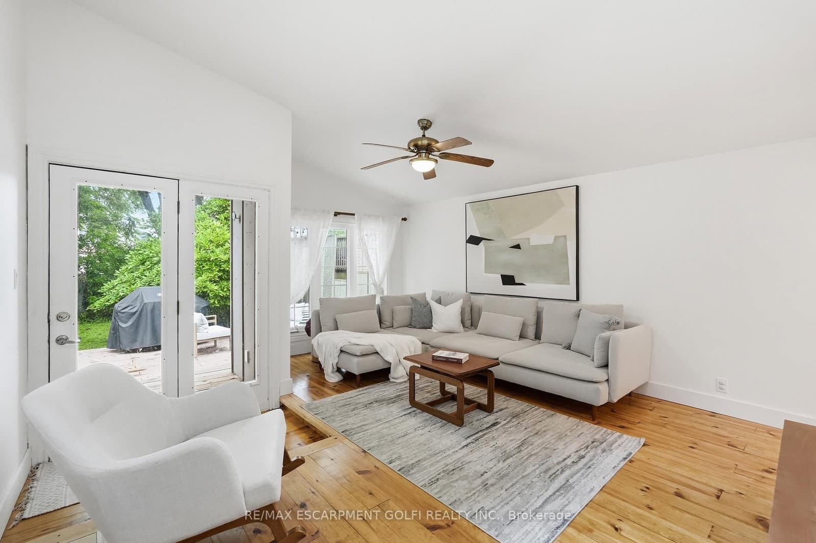 356 Hughson Street thumbnail 12