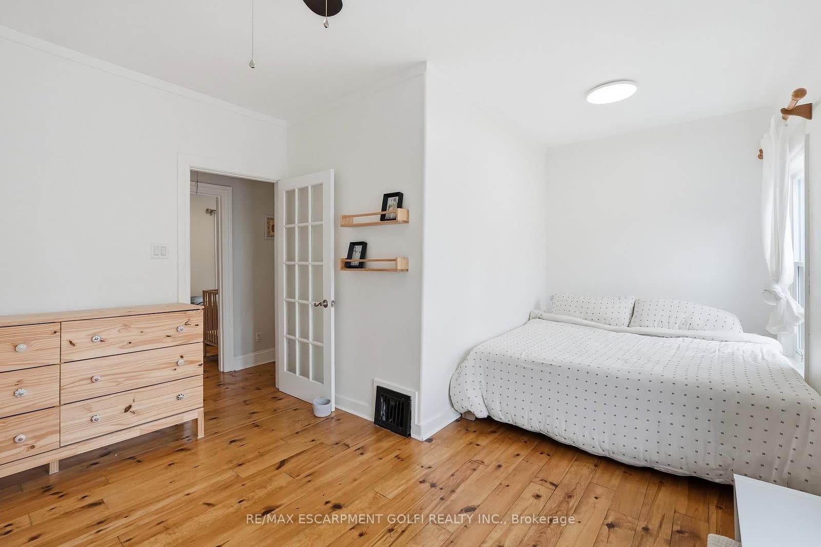 356 Hughson Street thumbnail 20