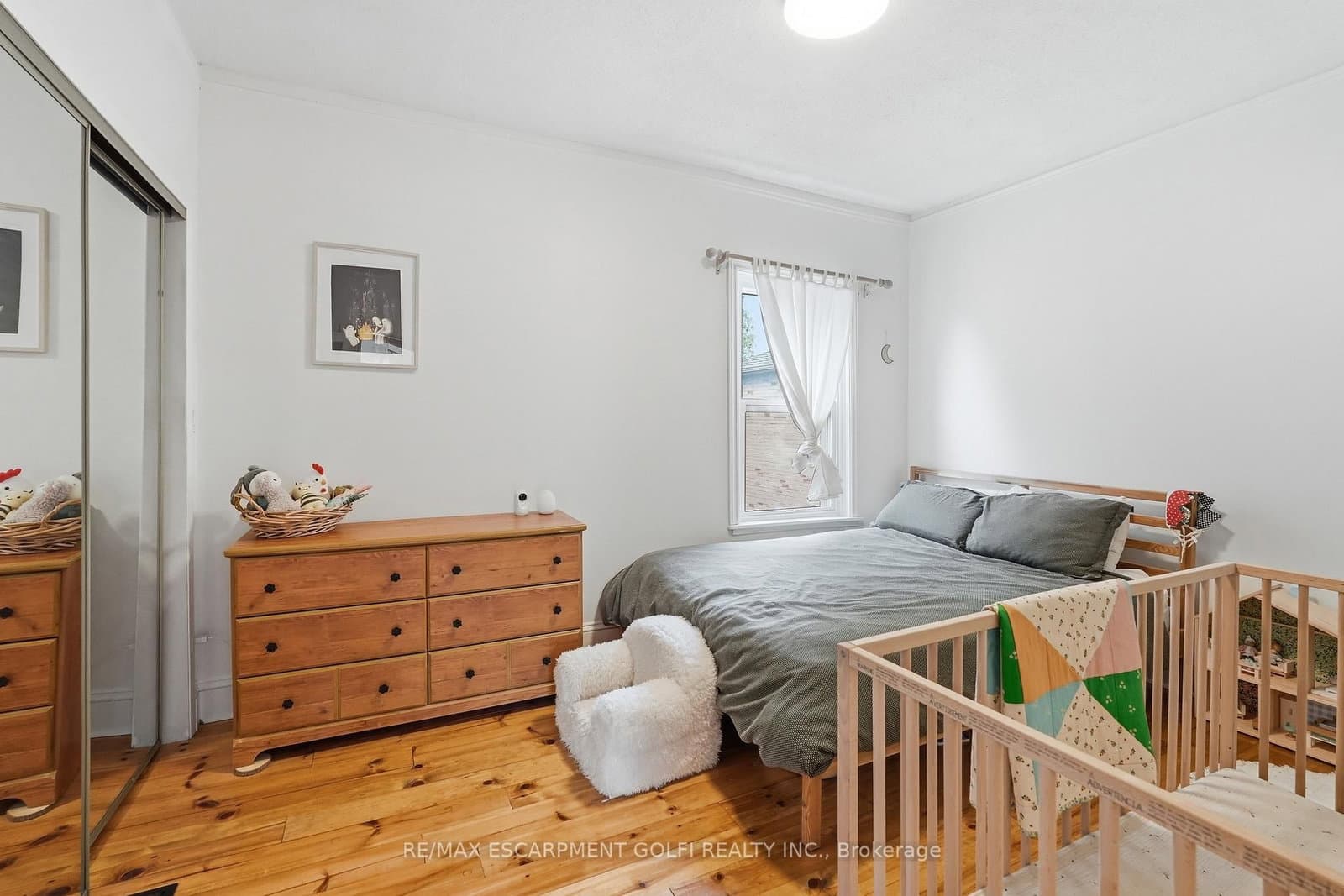 356 Hughson Street thumbnail 24