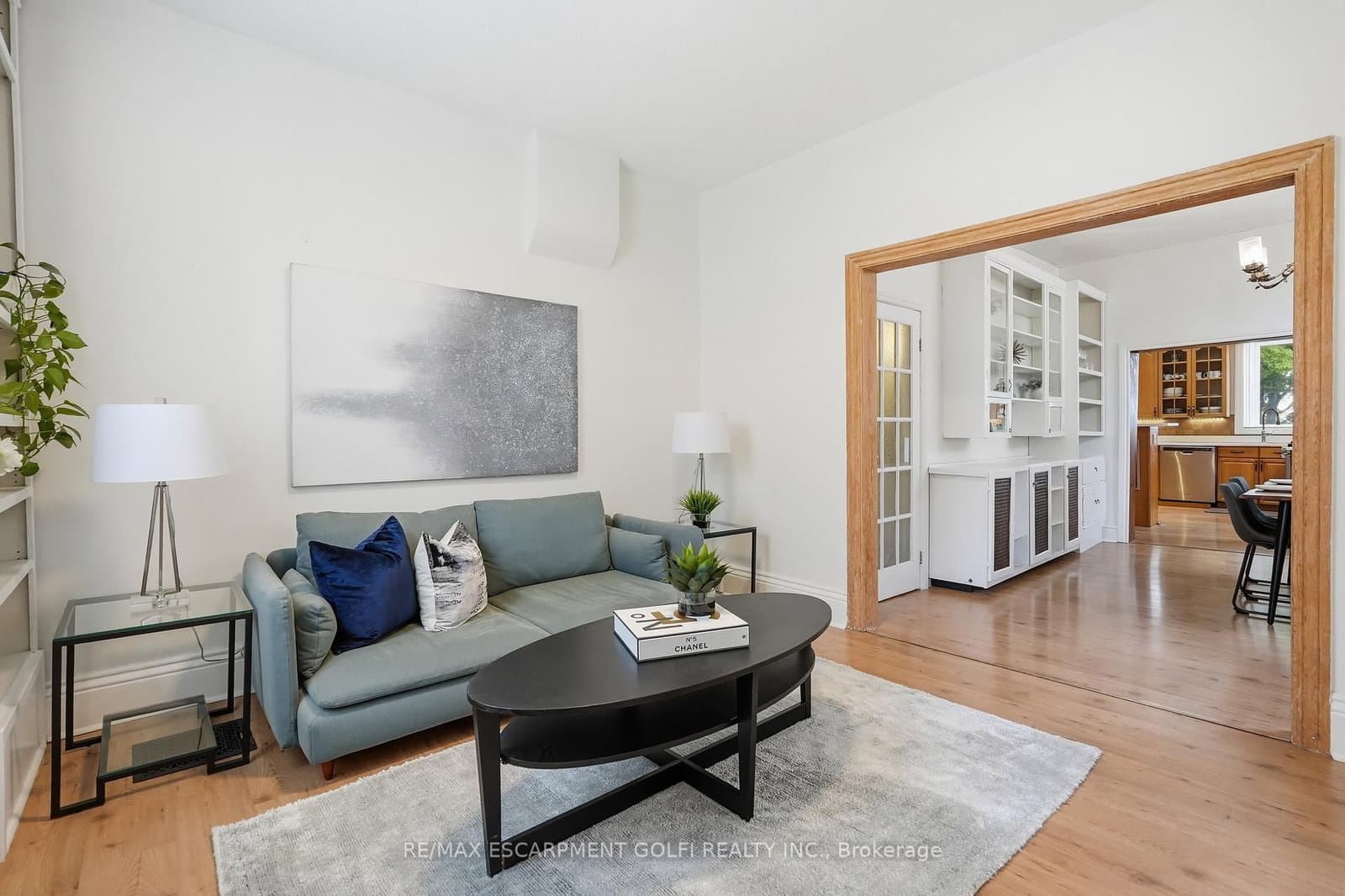 356 Hughson Street thumbnail 4