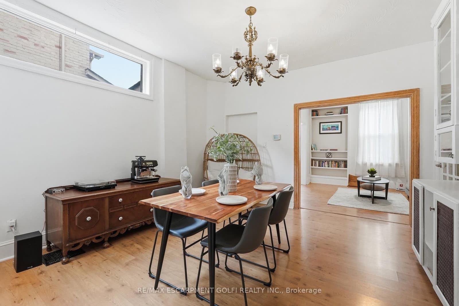 356 Hughson Street thumbnail 6