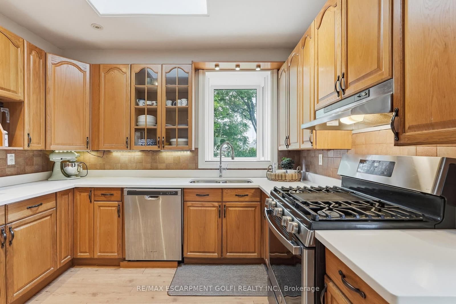 356 Hughson Street thumbnail 9