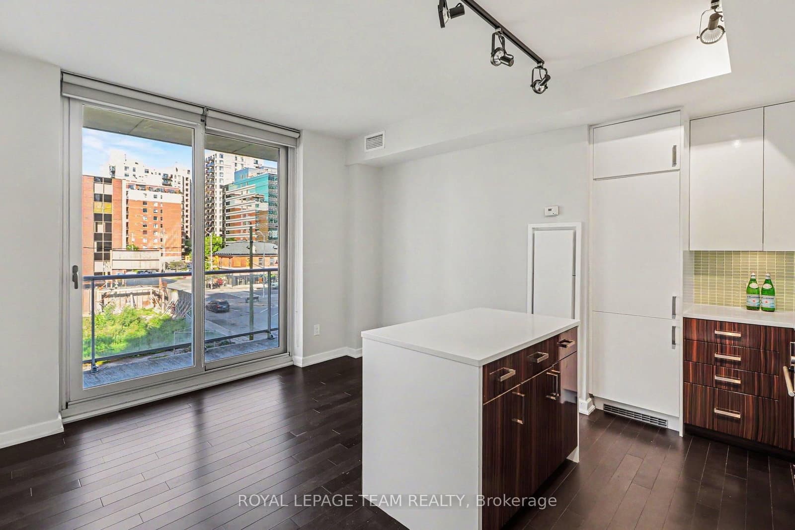 300 Lisgar Street E, Unit 310 thumbnail 9