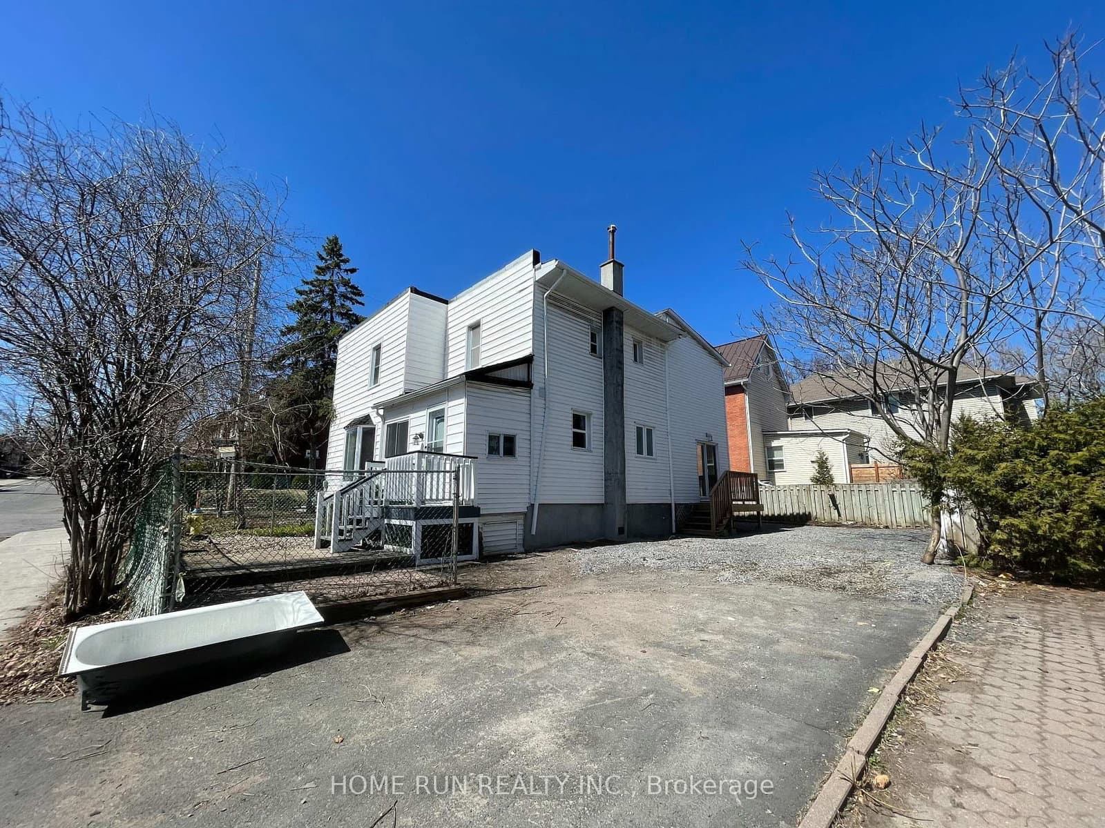 121 Concord Street E thumbnail 2