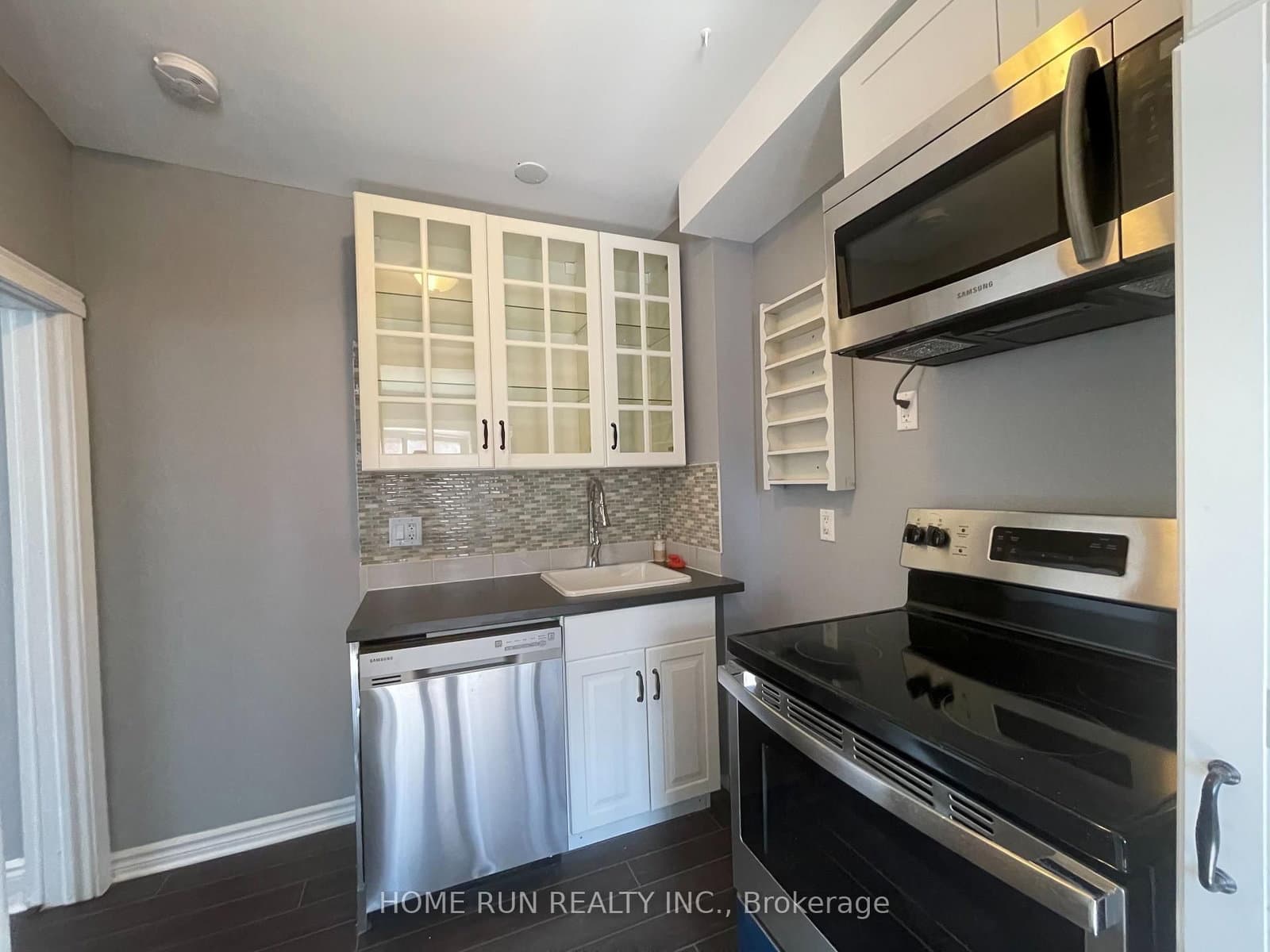 121 Concord Street E thumbnail 9