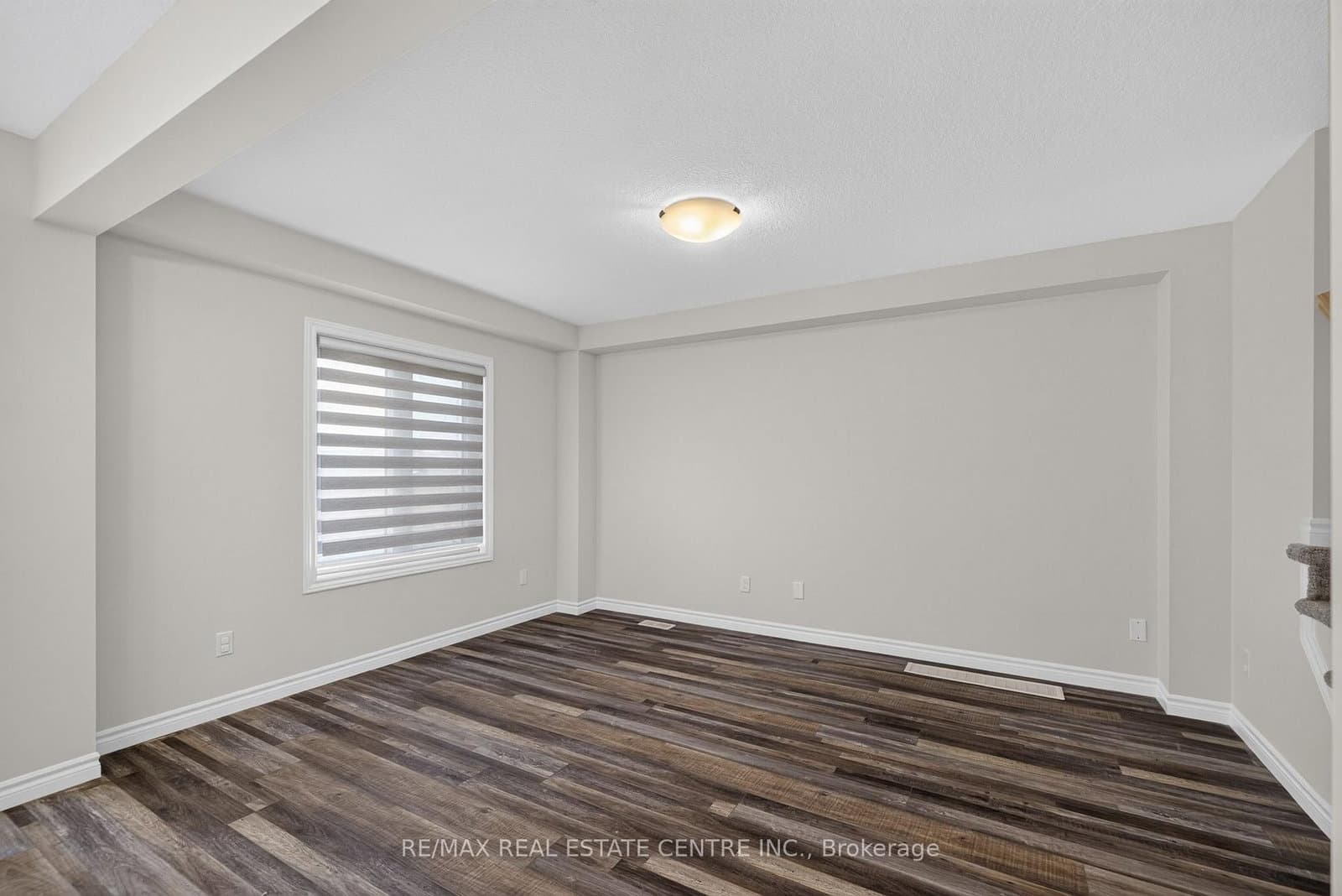 296 Bradshaw Drive thumbnail 10