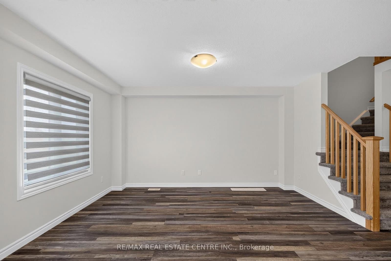 296 Bradshaw Drive thumbnail 11