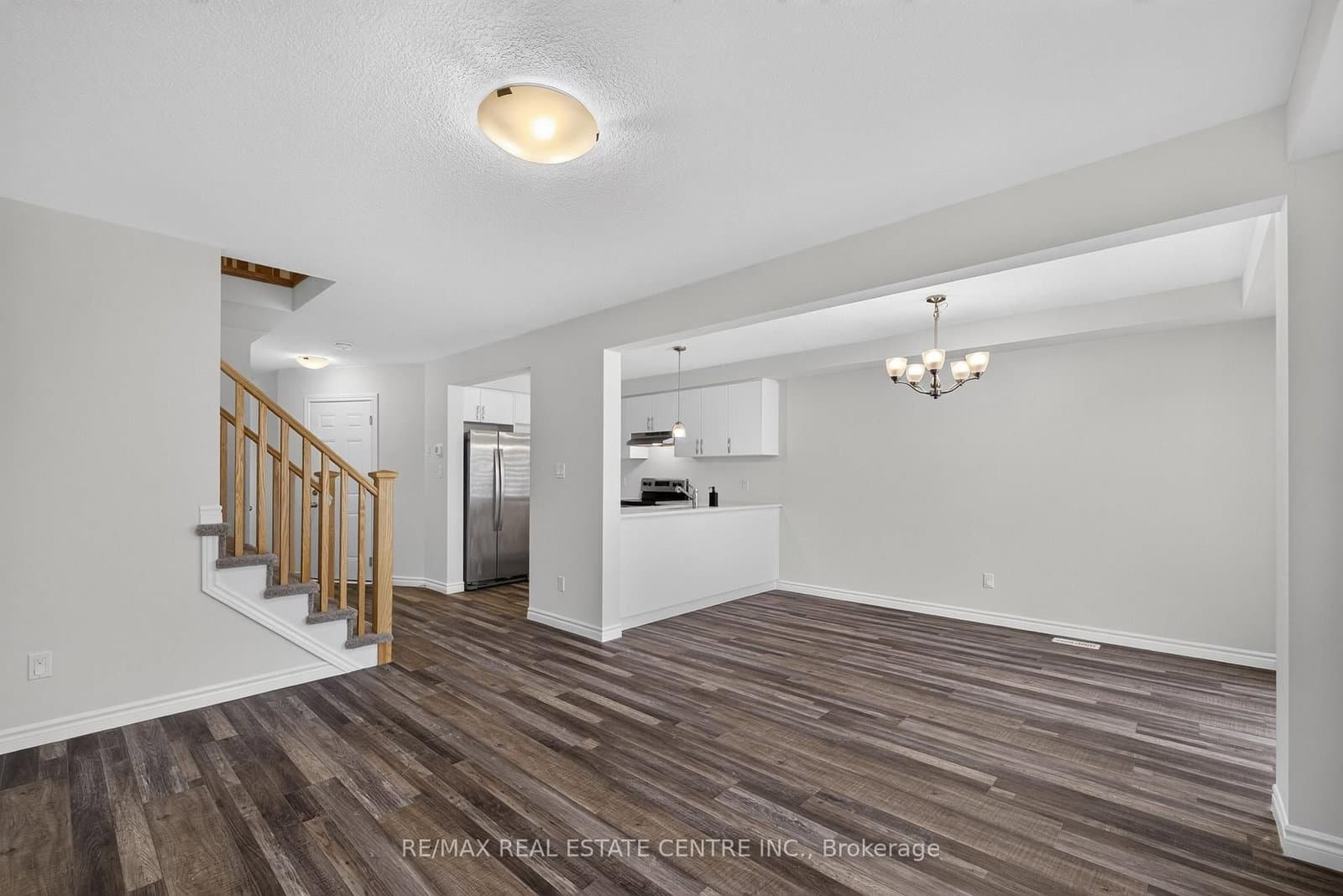 296 Bradshaw Drive thumbnail 14