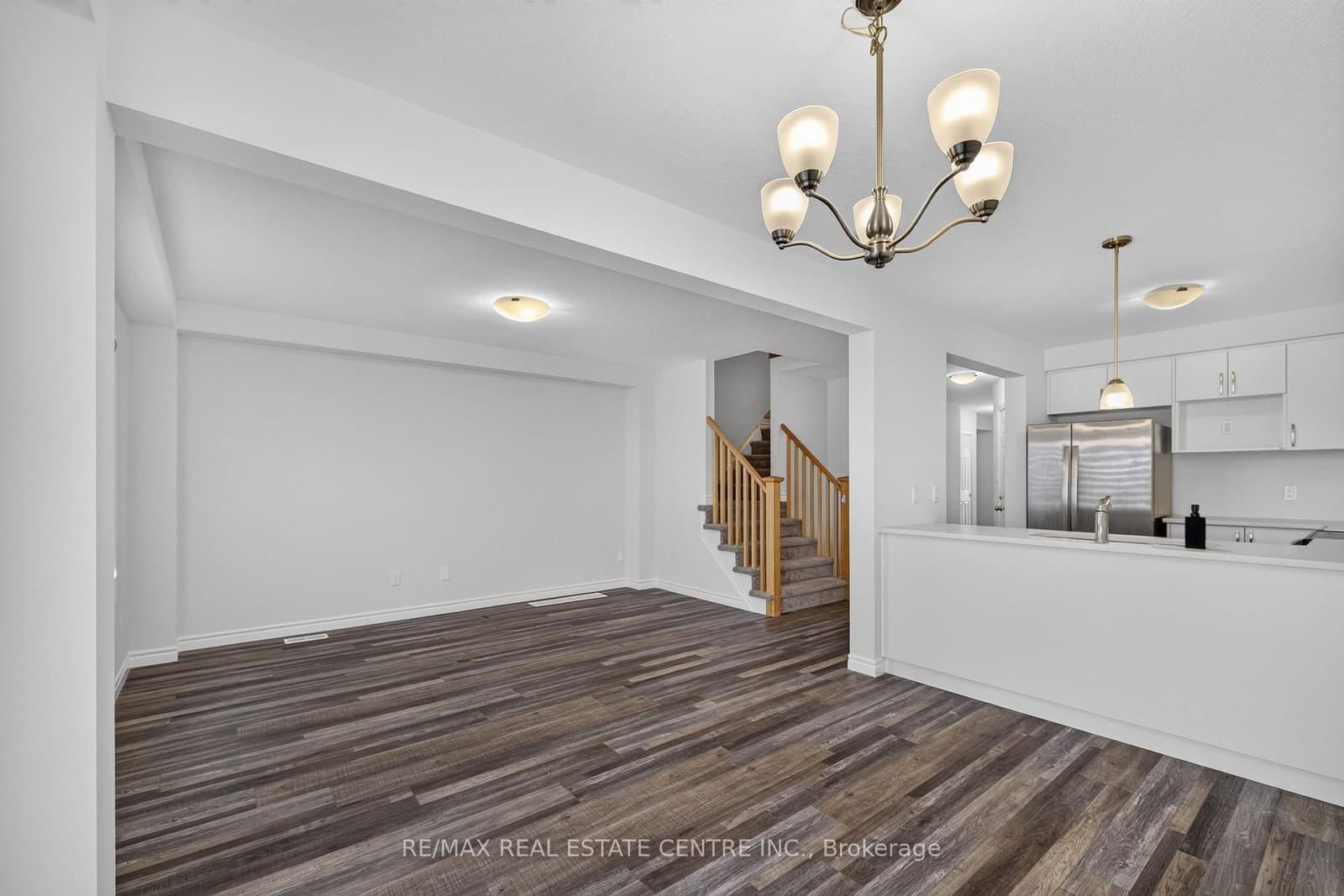 296 Bradshaw Drive thumbnail 18