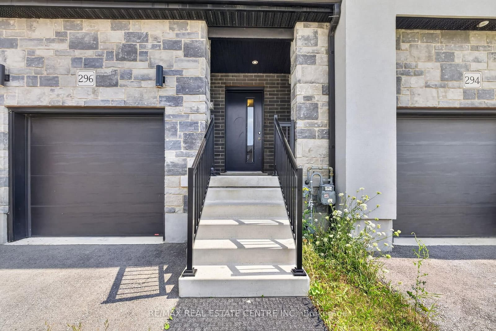296 Bradshaw Drive thumbnail 2