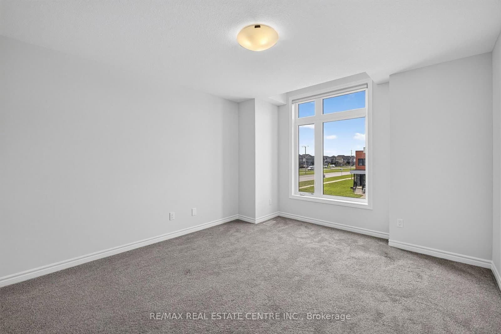 296 Bradshaw Drive thumbnail 33