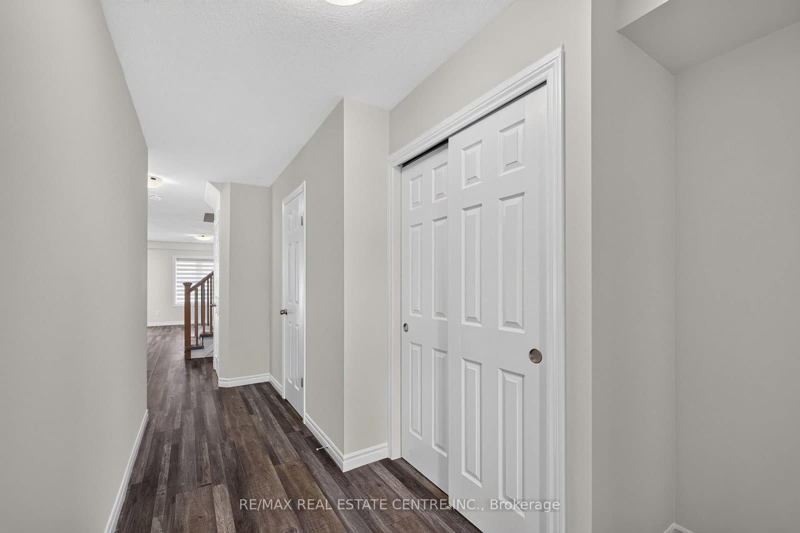 296 Bradshaw Drive thumbnail 8