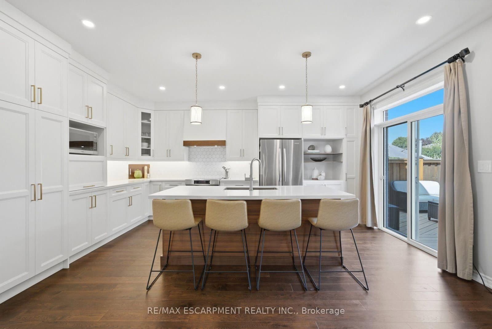 401 Valridge Drive thumbnail 14