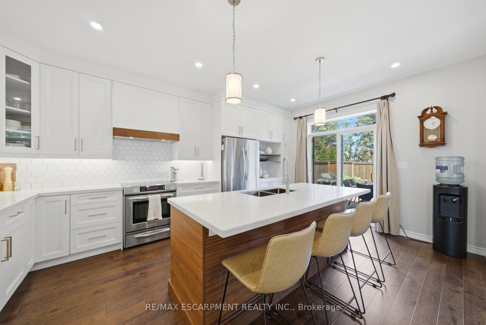 401 Valridge Drive thumbnail 15