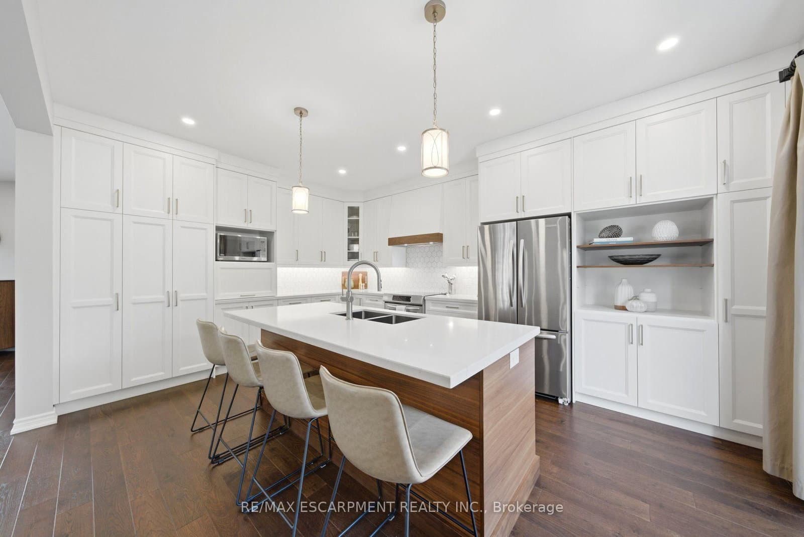 401 Valridge Drive thumbnail 21