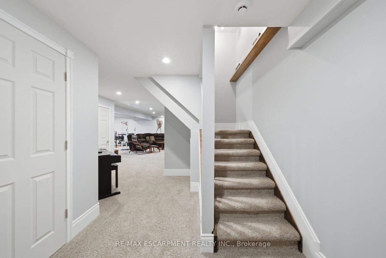 401 Valridge Drive thumbnail 35