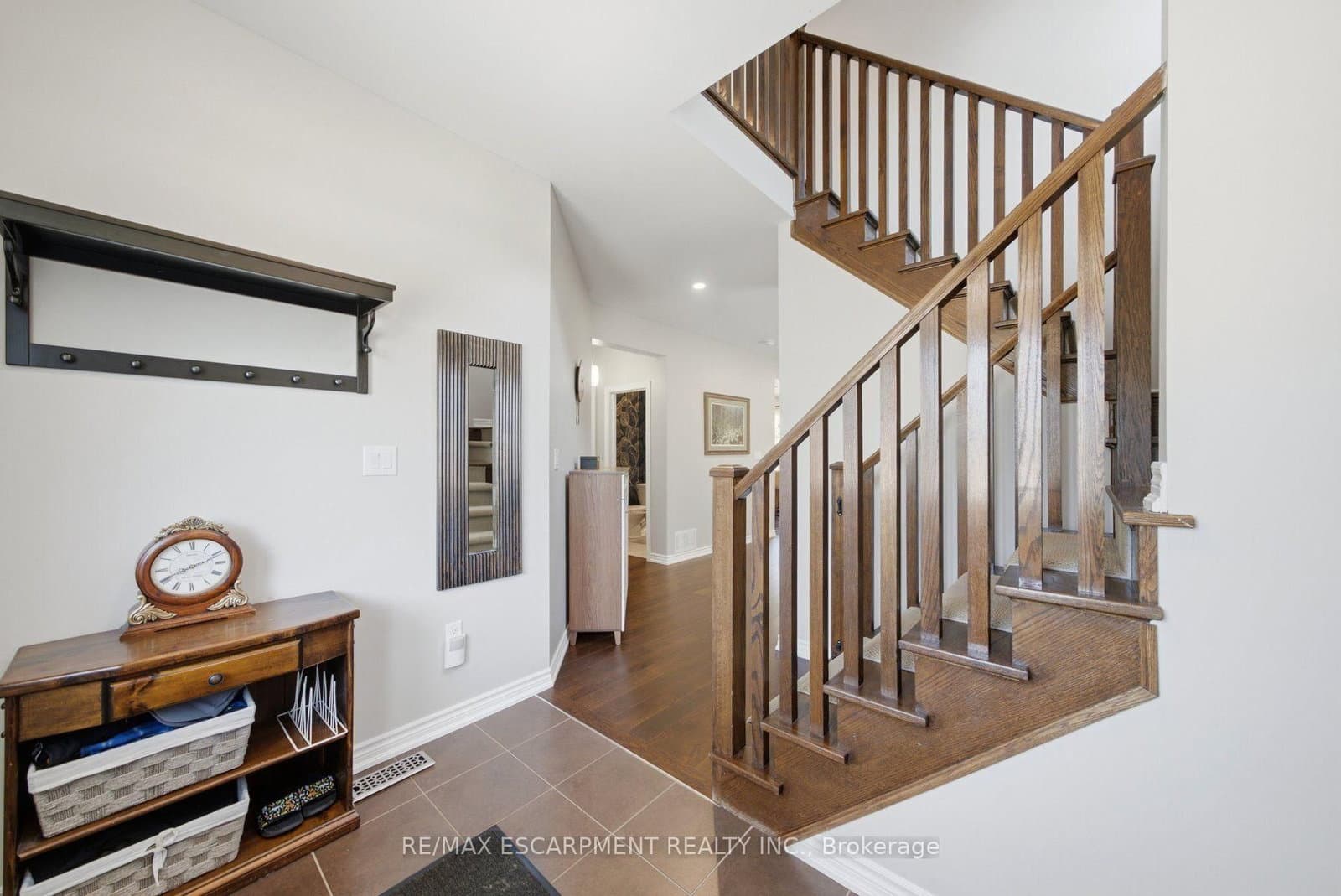 401 Valridge Drive thumbnail 4