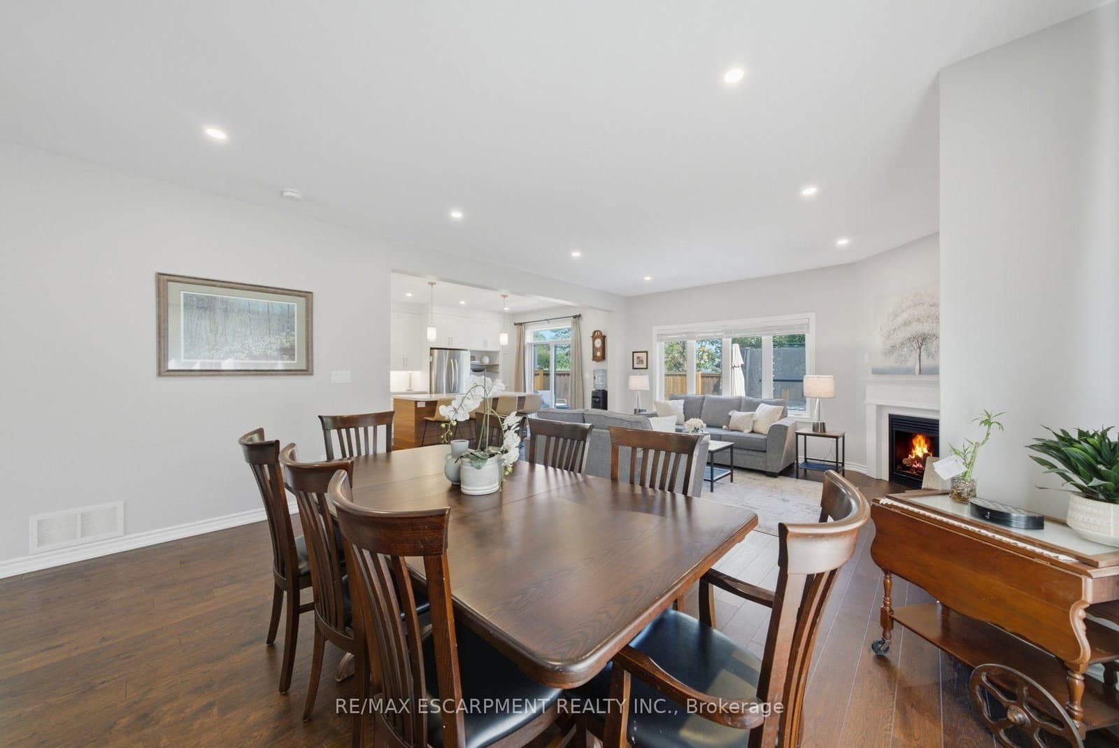 401 Valridge Drive thumbnail 8