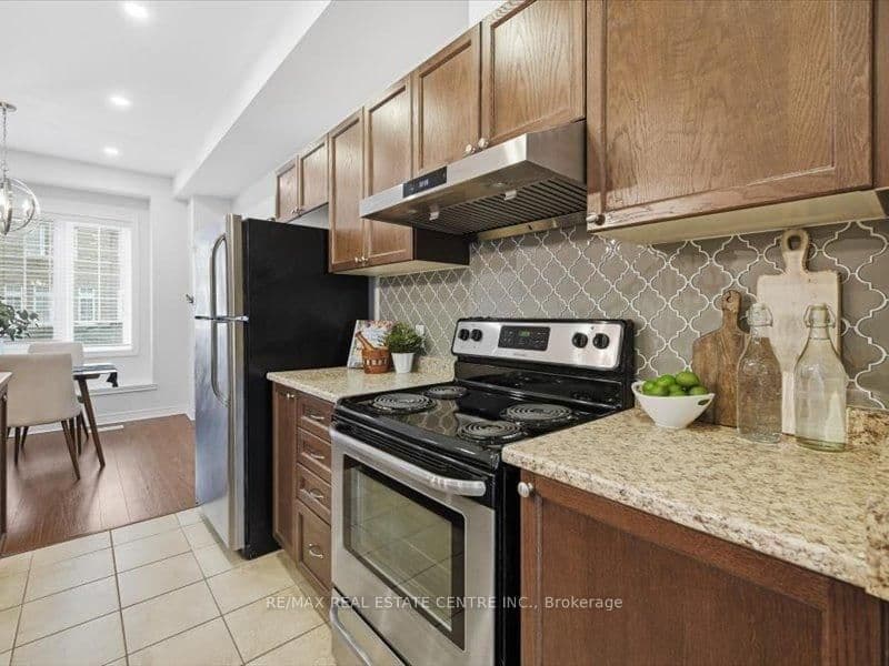 122 Dundas Street E, Unit 9 thumbnail 15