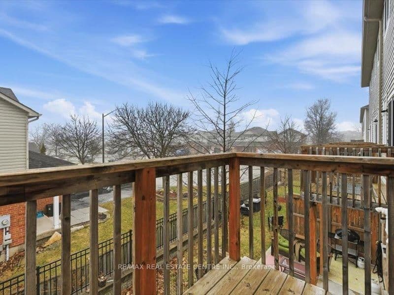122 Dundas Street E, Unit 9 thumbnail 33