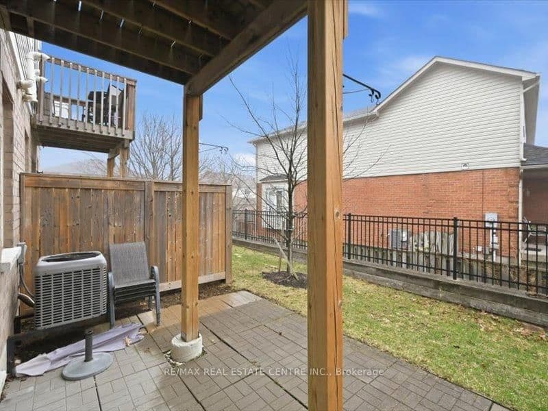 122 Dundas Street E, Unit 9 thumbnail 35