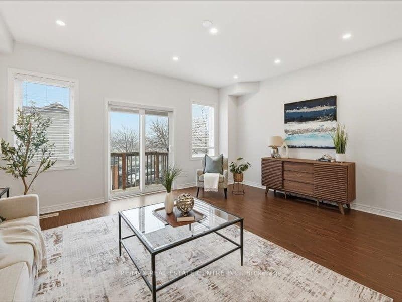 122 Dundas Street E, Unit 9 thumbnail 9
