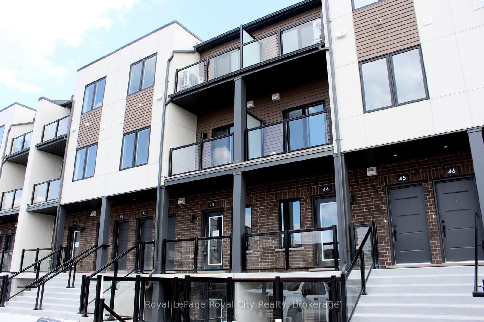 42 Lowes Road W, Unit 48 - Image 1
