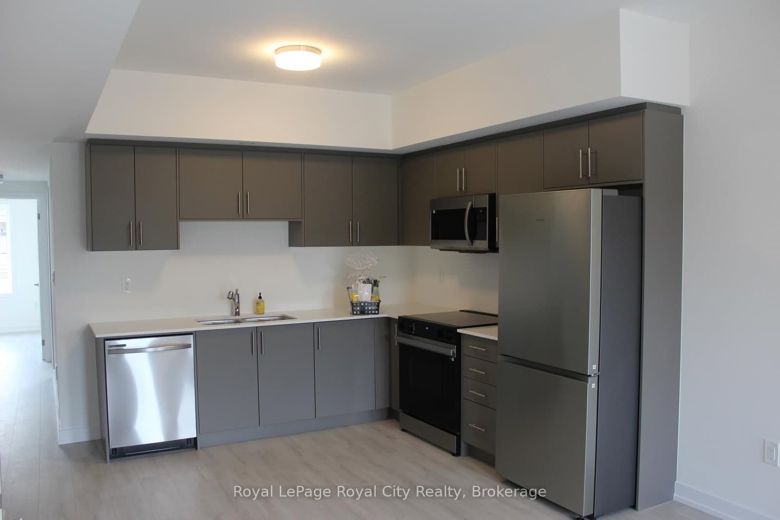 42 Lowes Road W, Unit 48 thumbnail 5