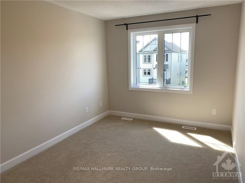 516 Clemency Crescent thumbnail 12