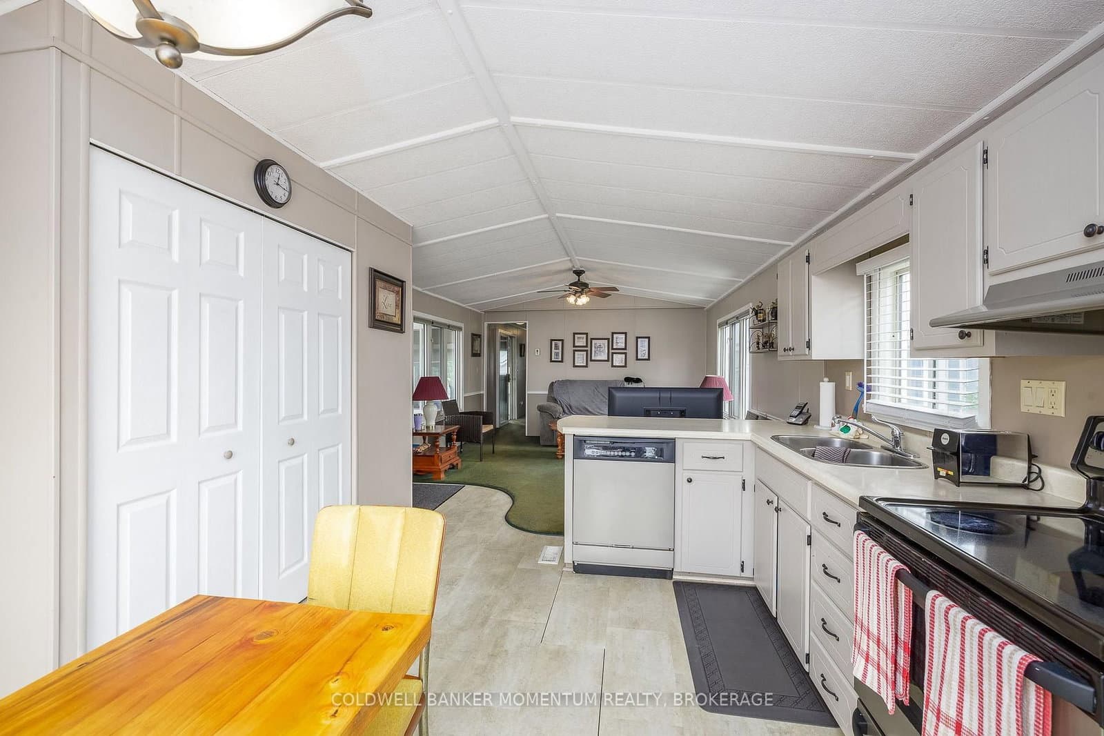 3033 Townline Road, Unit 319 thumbnail 11