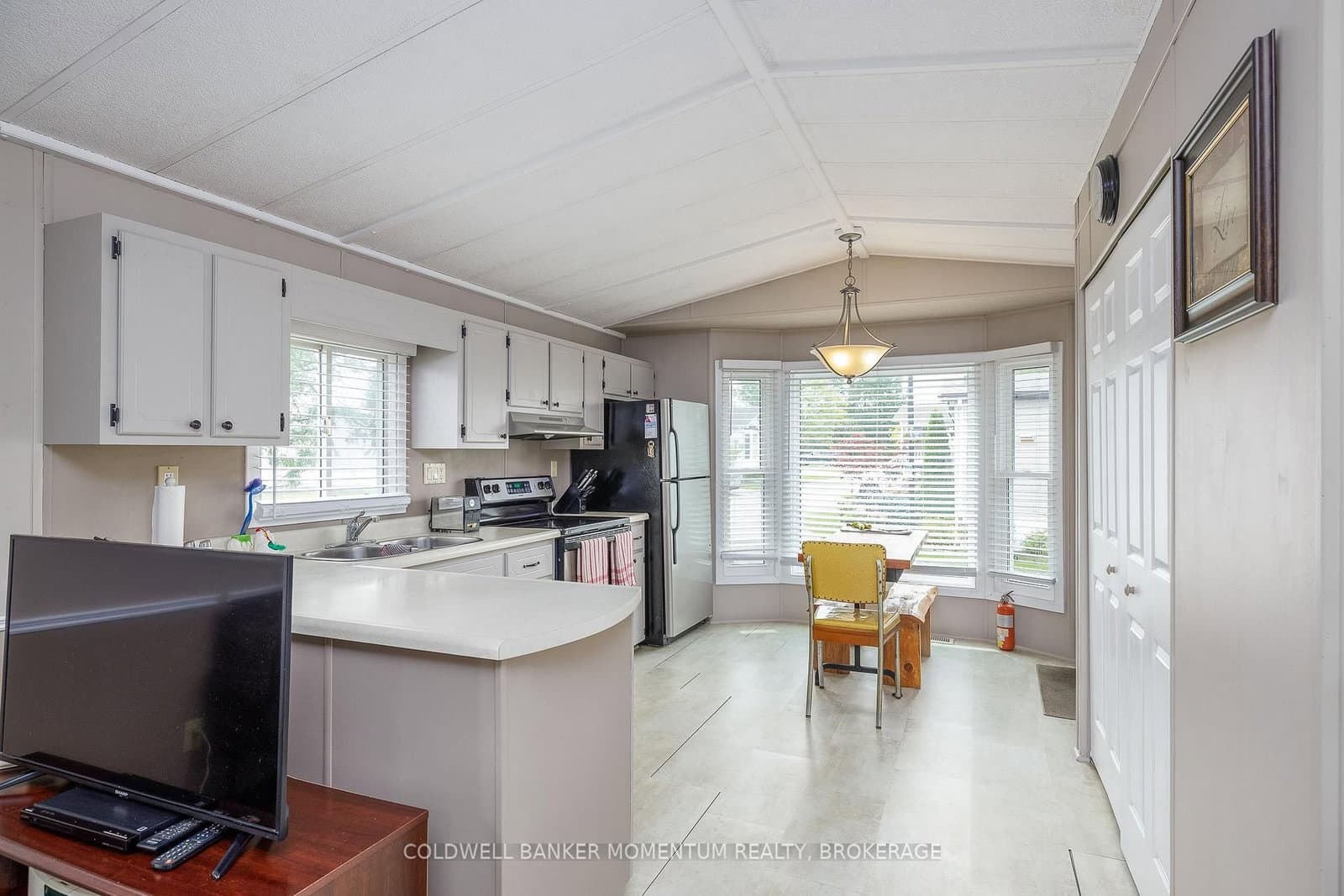 3033 Townline Road, Unit 319 thumbnail 7