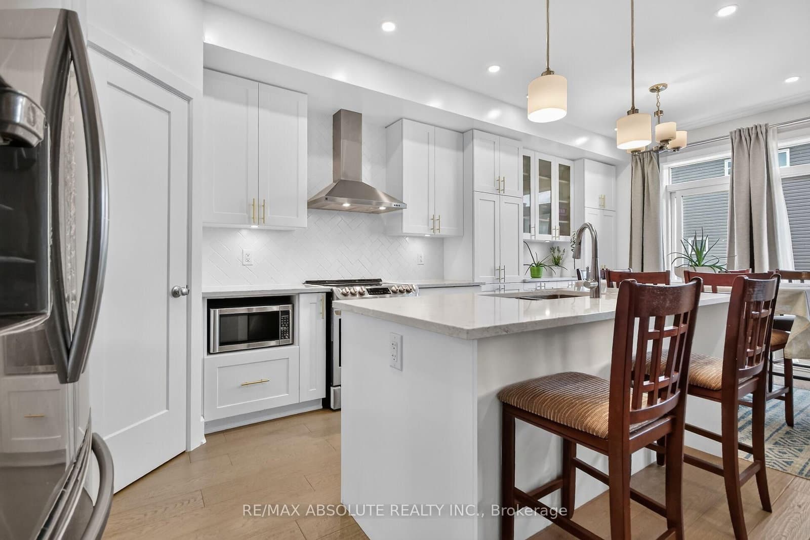674 Parade Drive thumbnail 11