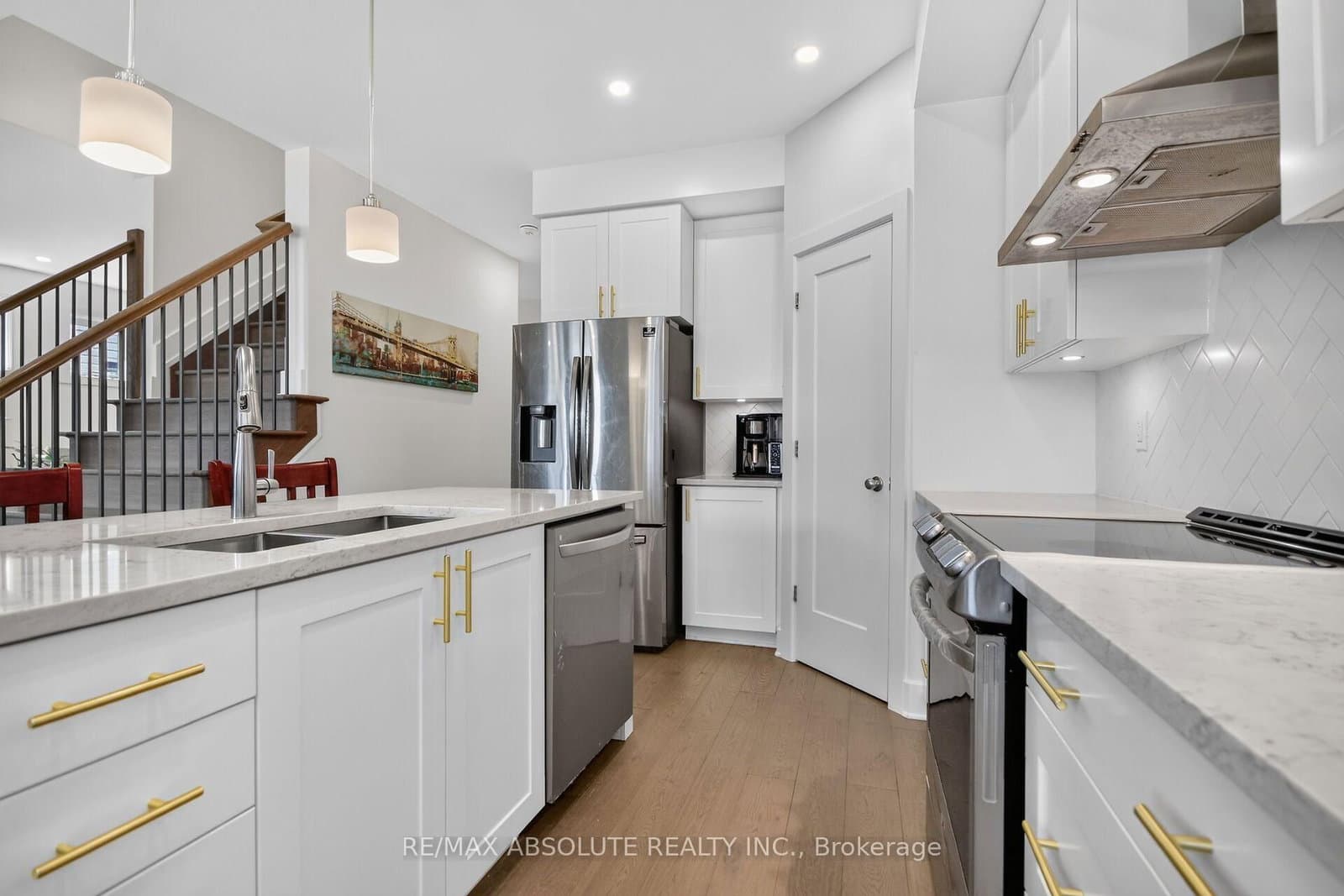 674 Parade Drive thumbnail 14