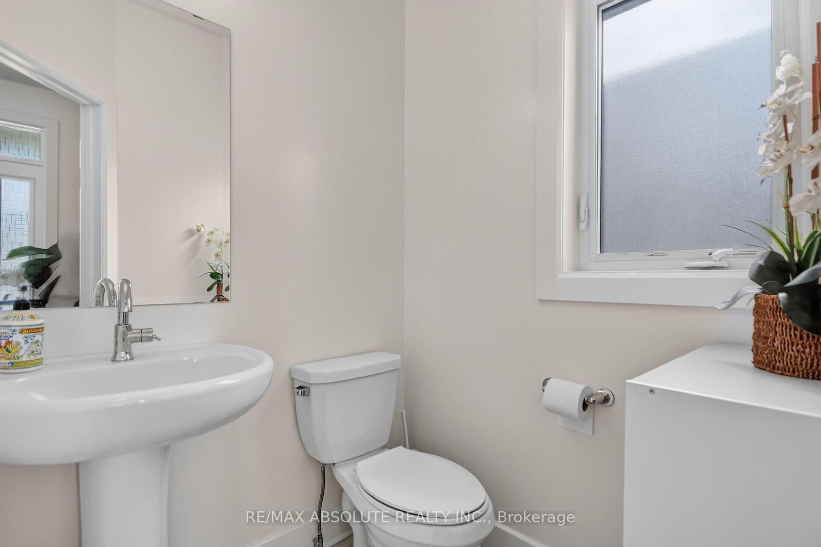 674 Parade Drive thumbnail 19
