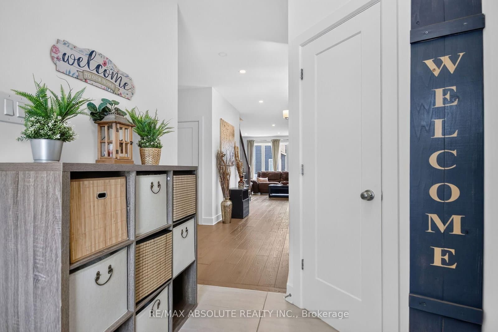 674 Parade Drive thumbnail 2