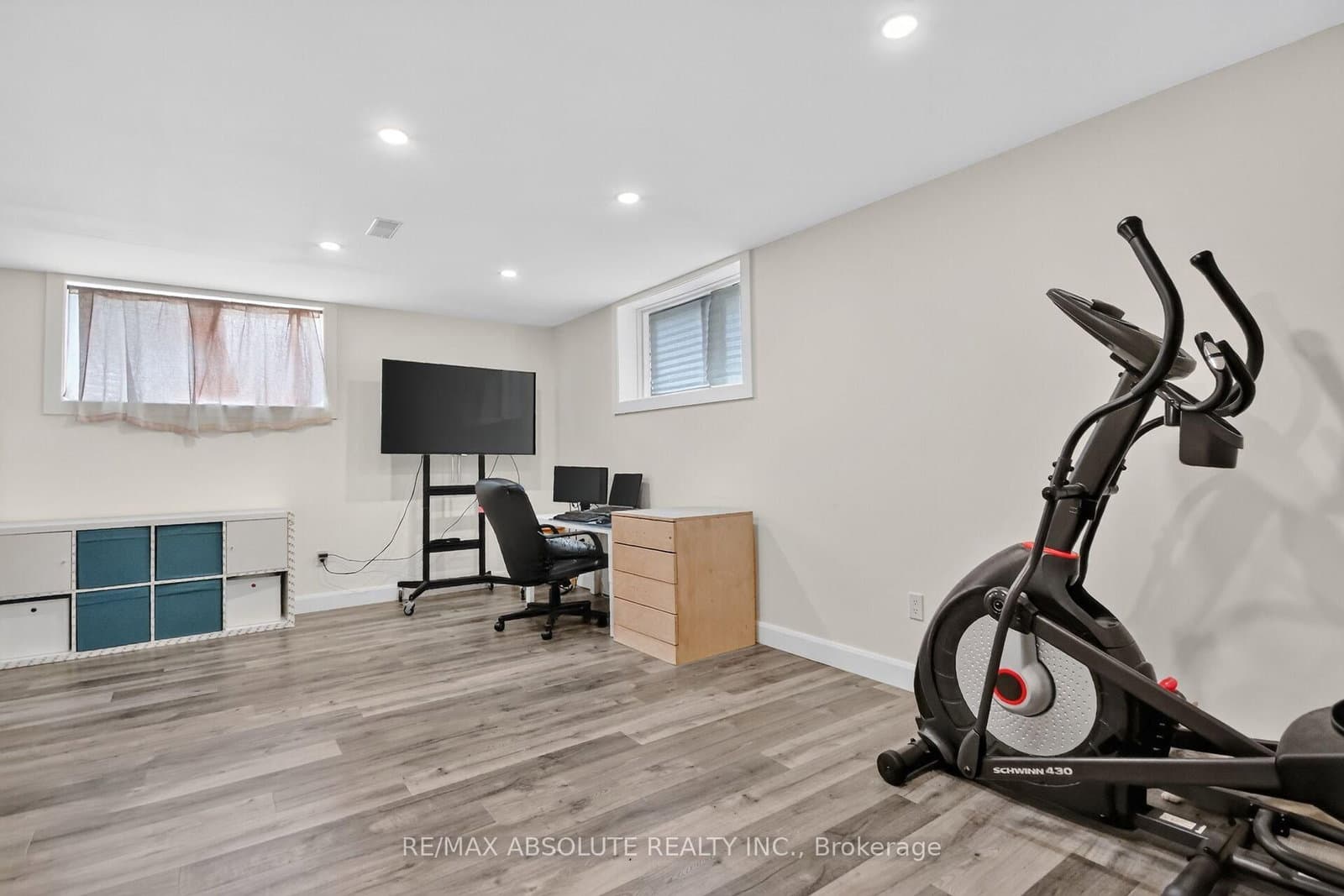 674 Parade Drive thumbnail 33