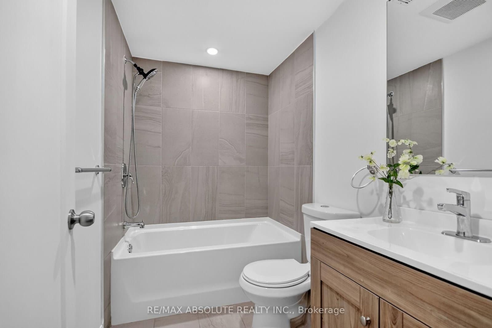 674 Parade Drive thumbnail 34