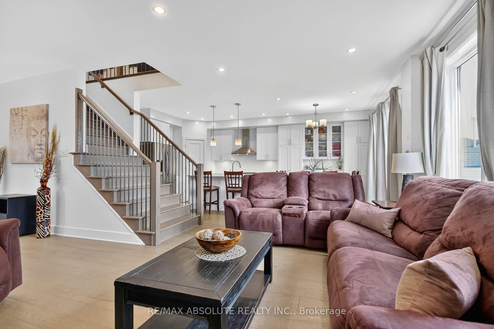 674 Parade Drive thumbnail 7