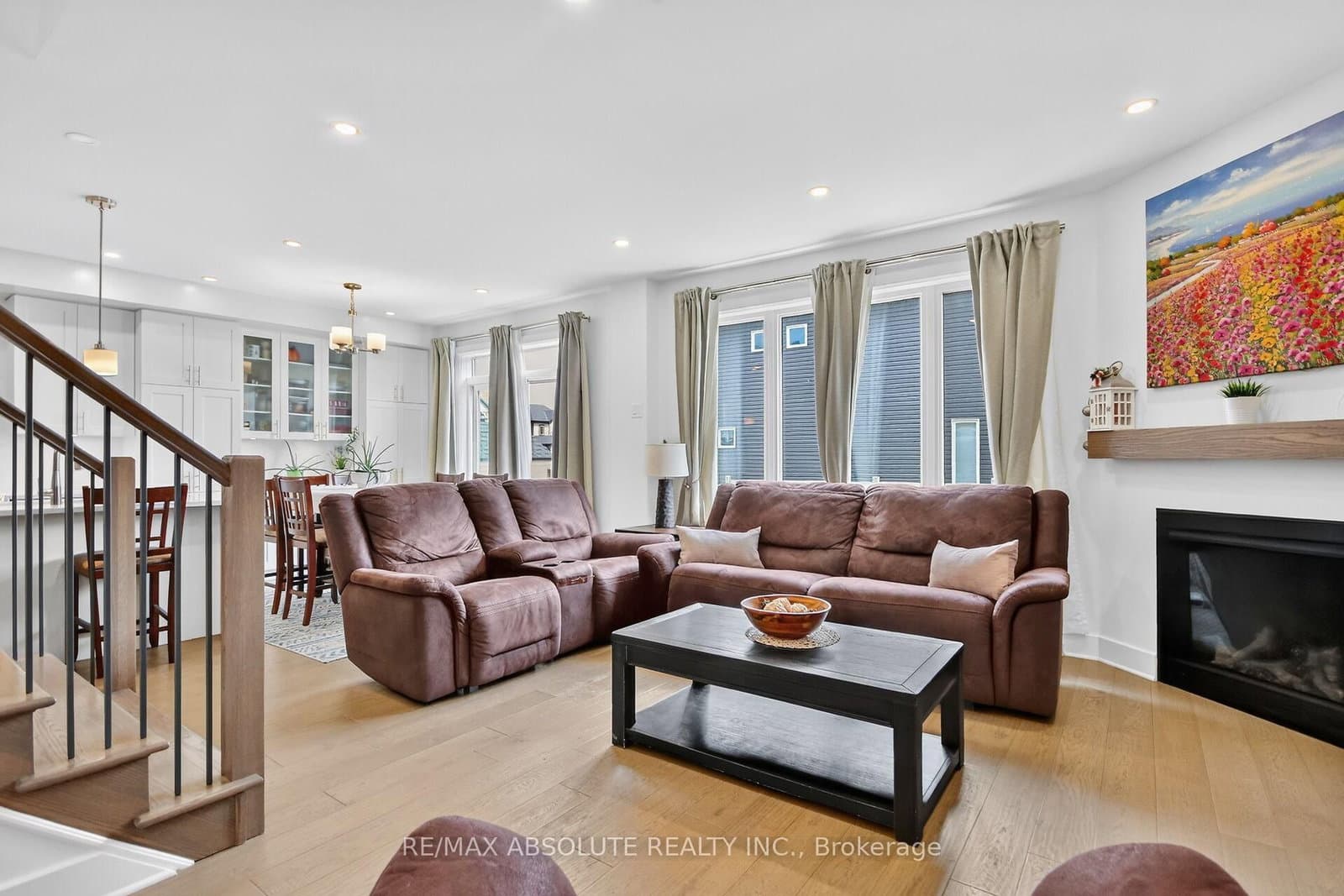 674 Parade Drive thumbnail 8