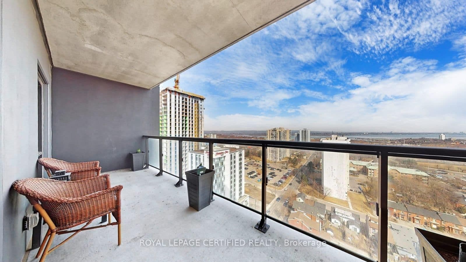 15 Queen Street S, Unit 1608 thumbnail 17