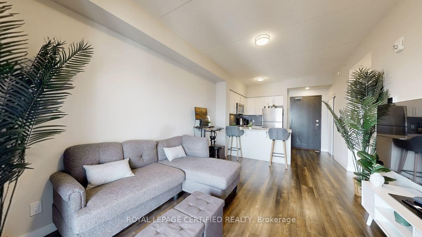 15 Queen Street S, Unit 1608 thumbnail 4