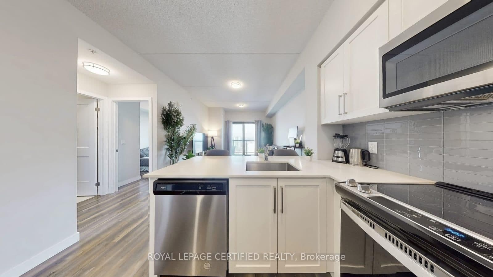 15 Queen Street S, Unit 1608 thumbnail 6