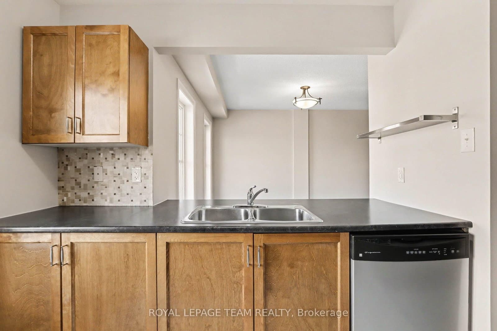 2100 Madrid Avenue thumbnail 16