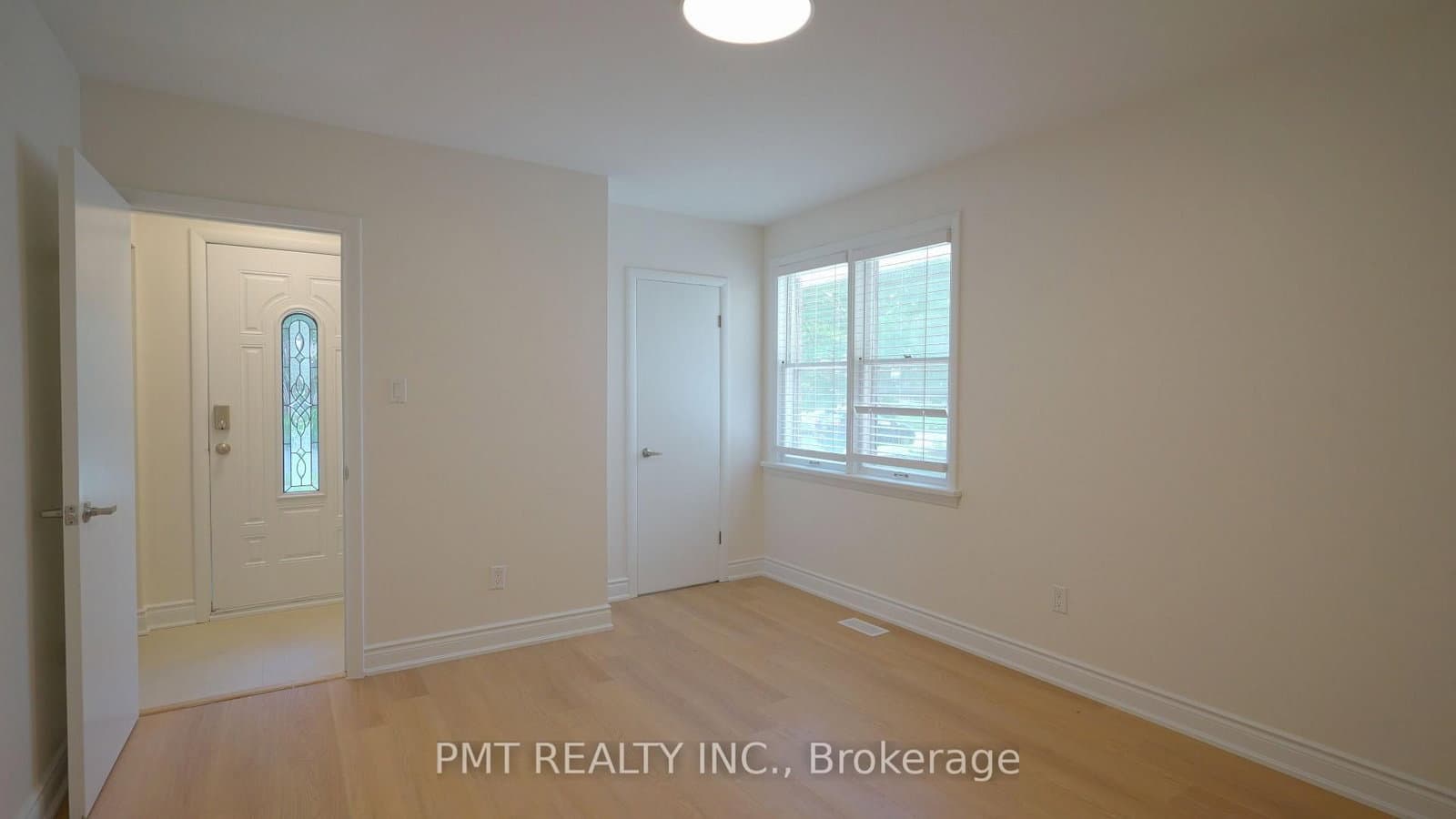 143 Elgin Crescent thumbnail 2
