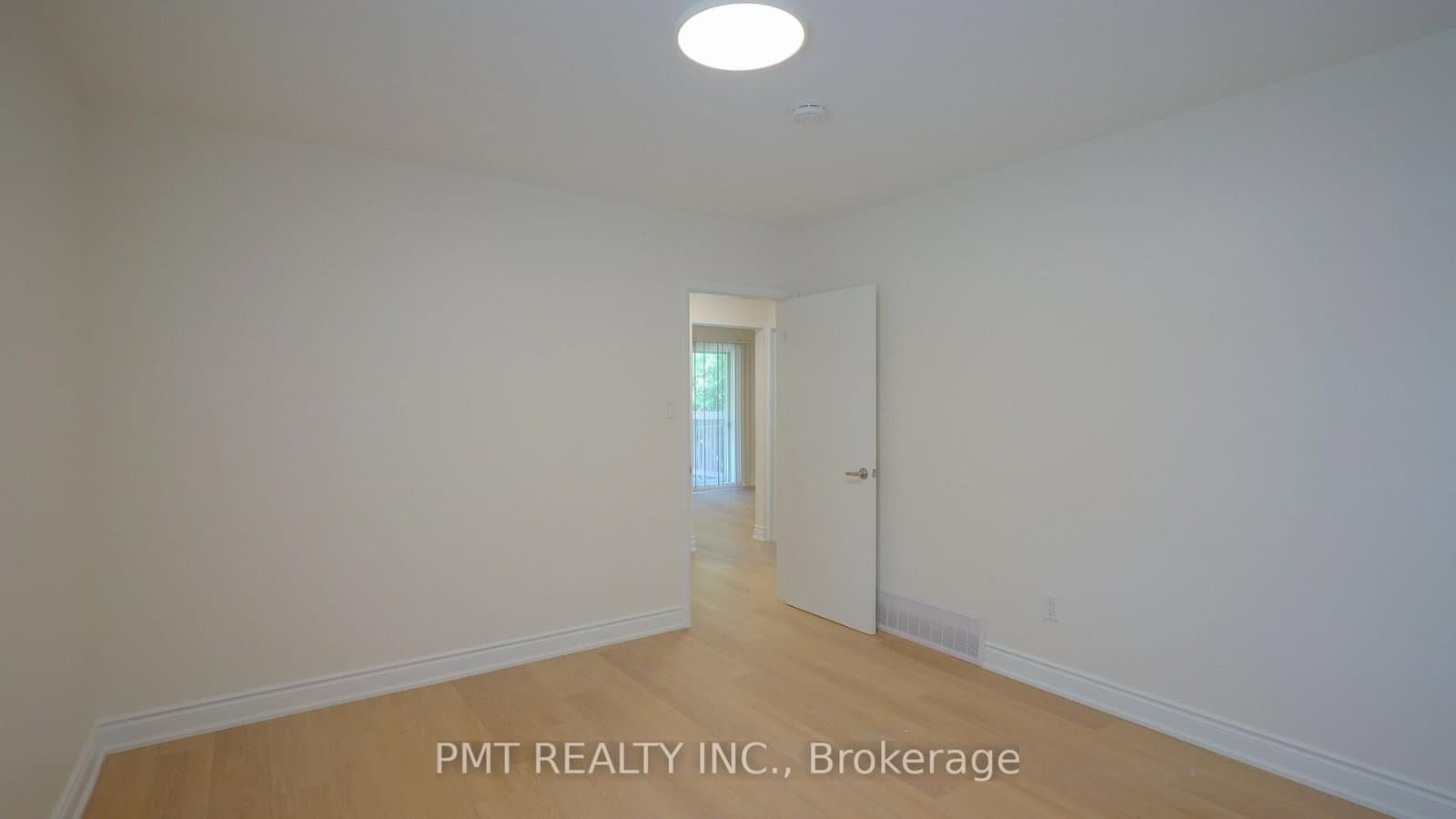 143 Elgin Crescent thumbnail 4
